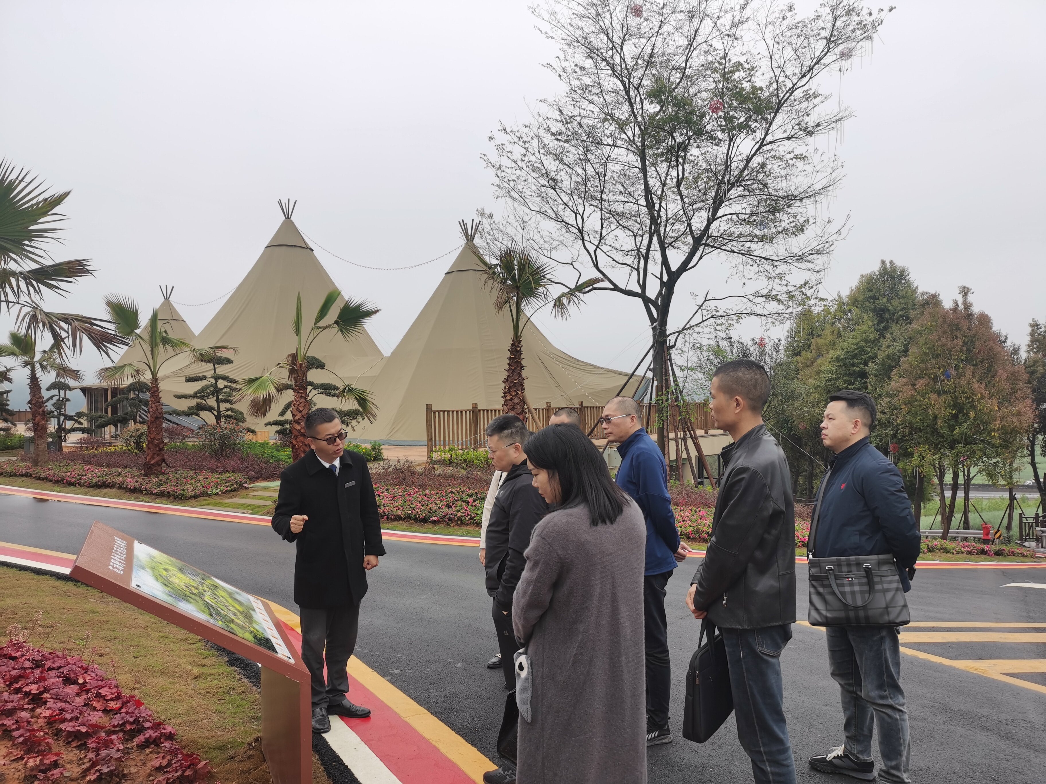 巴中發(fā)展控股集團(tuán)黨委副書記、總經(jīng)理沈鵬帶隊赴云南羅平縣等地考察學(xué)習(xí)